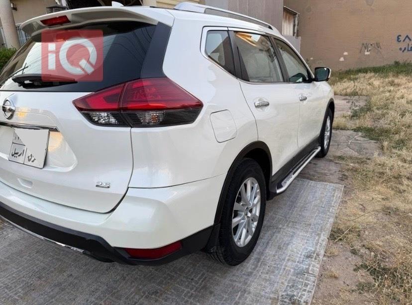 نيسان X-Trail